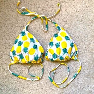 NWOT Pineapple bikini top